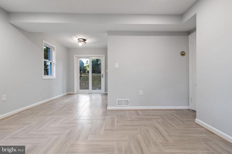 1012 Carson St, Silver Spring, MD 20901