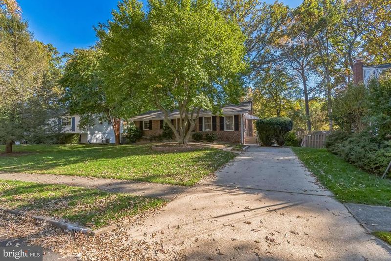 8309 Mcneil St, Vienna, VA 22180