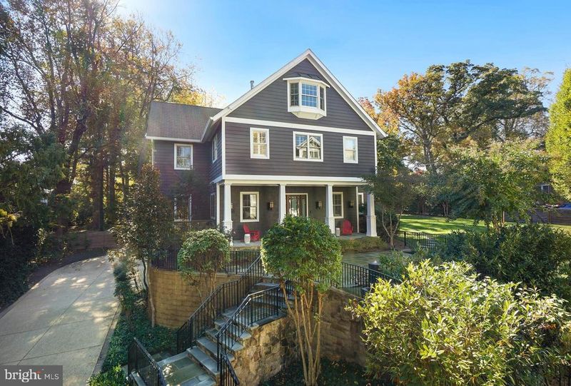 5920 Walhonding Rd, Bethesda, MD 20816