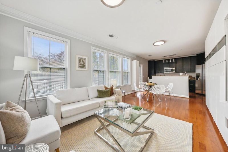 2101 N Monroe St #108, Arlington, VA 22207