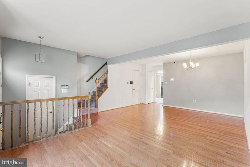 11563 Dunloring Dr, Upper Marlboro, MD 20774