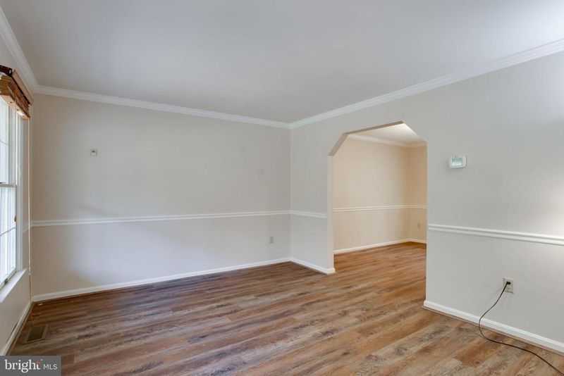 8681 Valley Dr, Waldorf, MD 20603