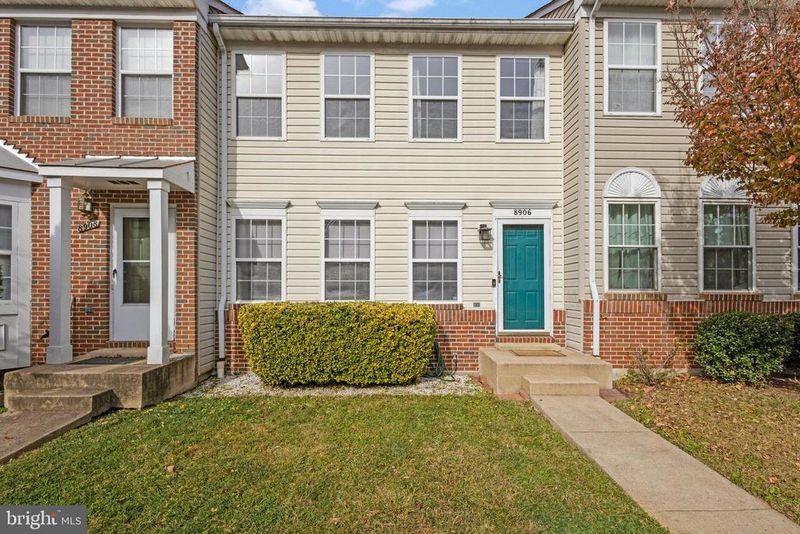 8906 Royal Astor Way, Fairfax, VA 22031