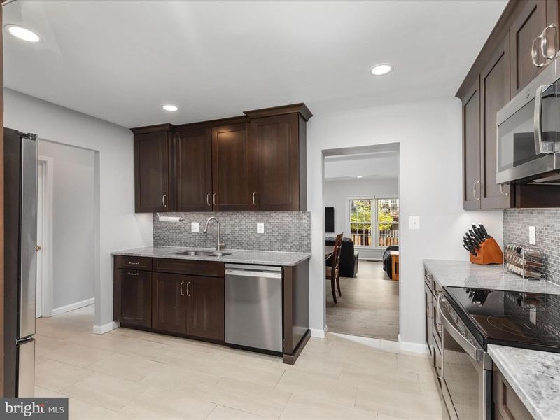9610 Masterworks Dr, Vienna, VA 22181