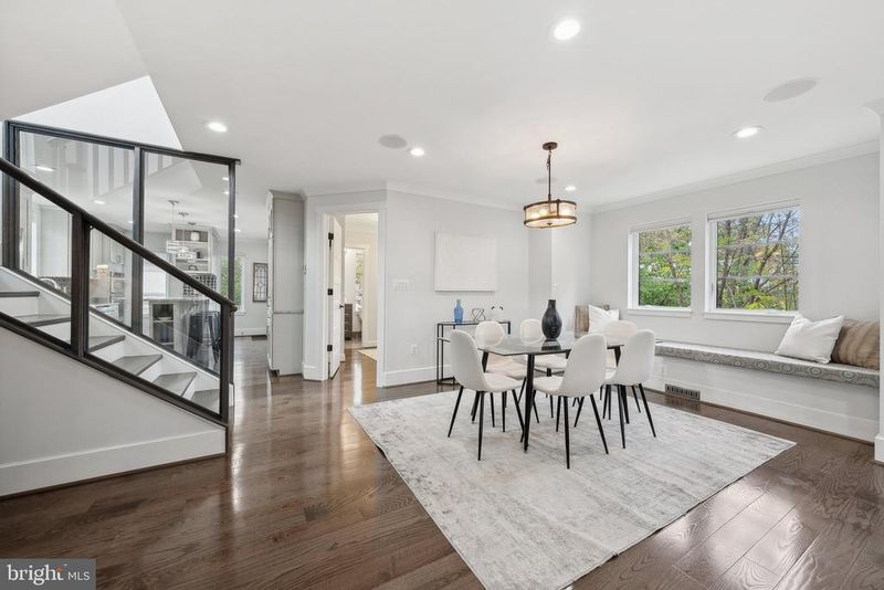 1324 N Stuart St N, Arlington, VA 22201