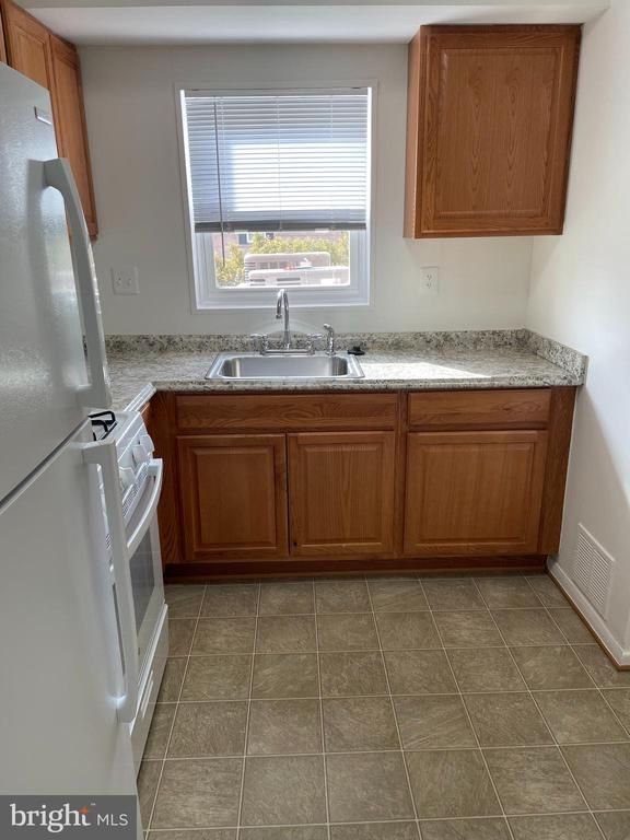 120 Washington St NE #4, Leesburg, VA 20176