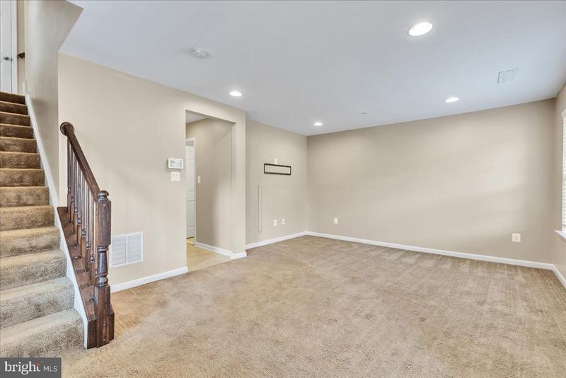 7535 Honey Locust Ln, Hanover, MD 21076