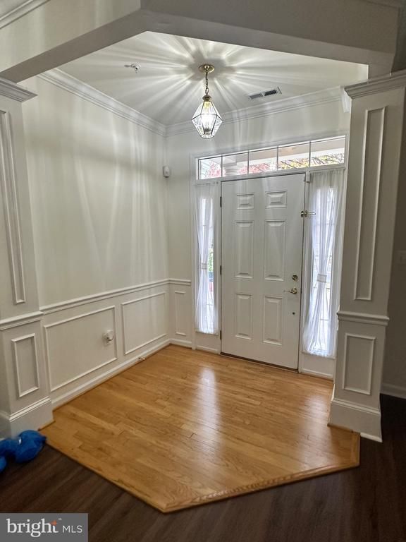 9813 Darcy Forest Dr, Silver Spring, MD 20910