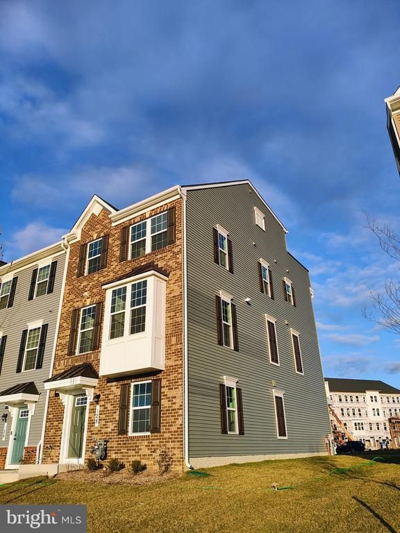 128 Summit Point Blvd, Bowie, MD 20716