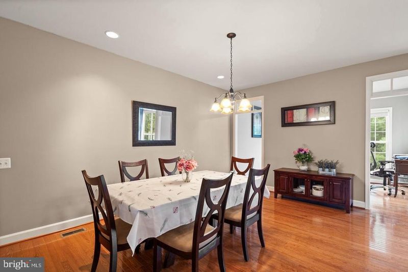 42691 Wilmar Sq, Ashburn, VA 20148