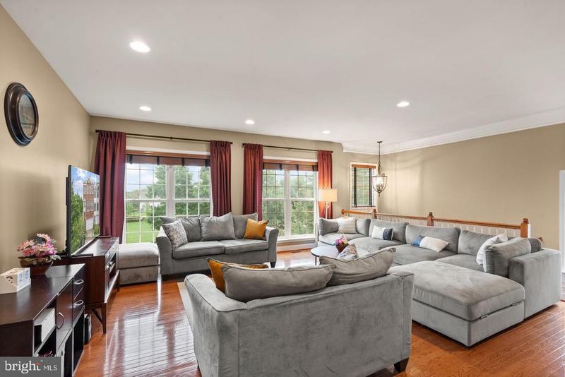 42691 Wilmar Sq, Ashburn, VA 20148