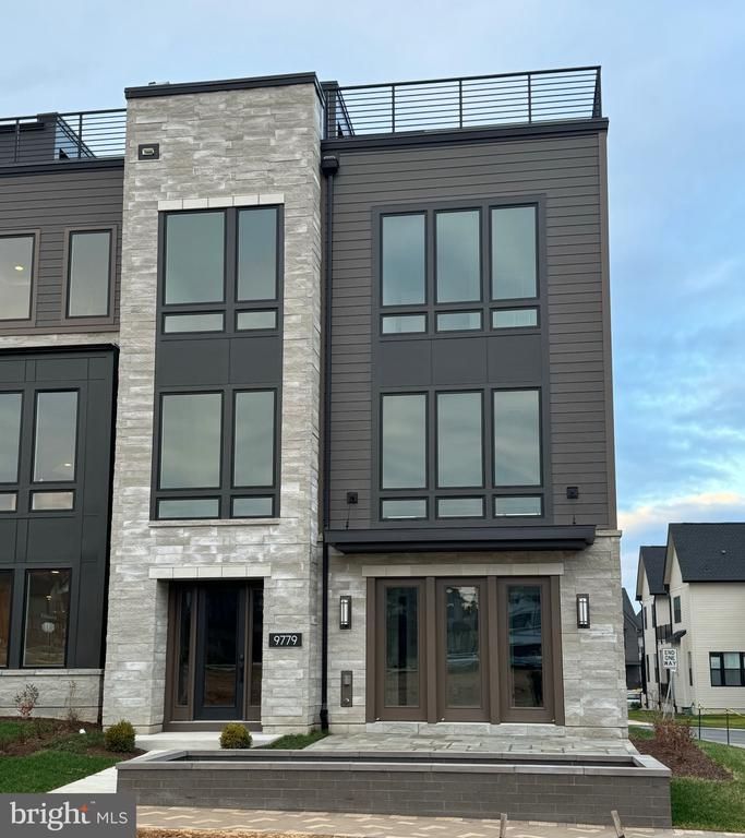 9779 Azure Al, Bethesda, MD 20817