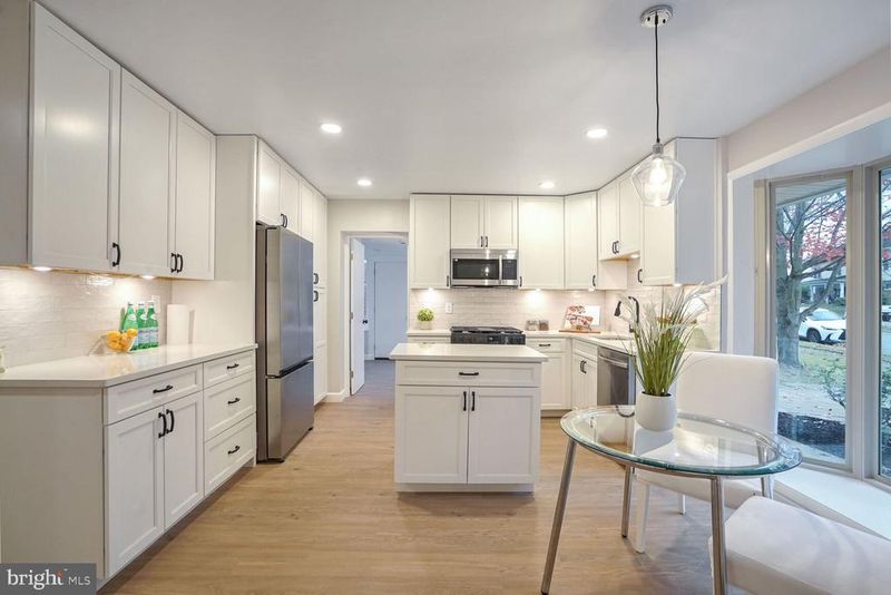 7209 Greenville Pl, Springfield, VA 22150
