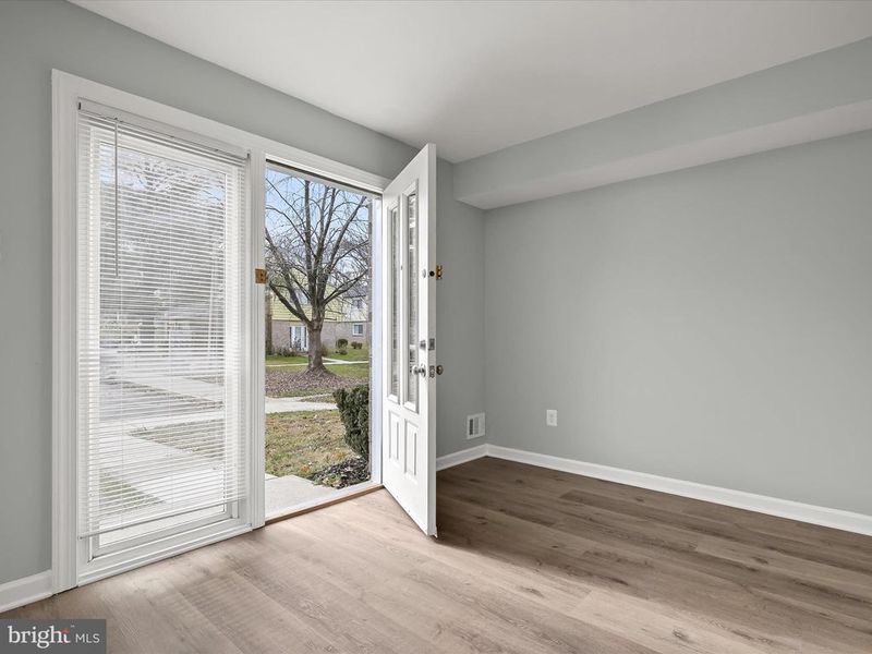 12632 Tobytown Dr, Potomac, MD 20854