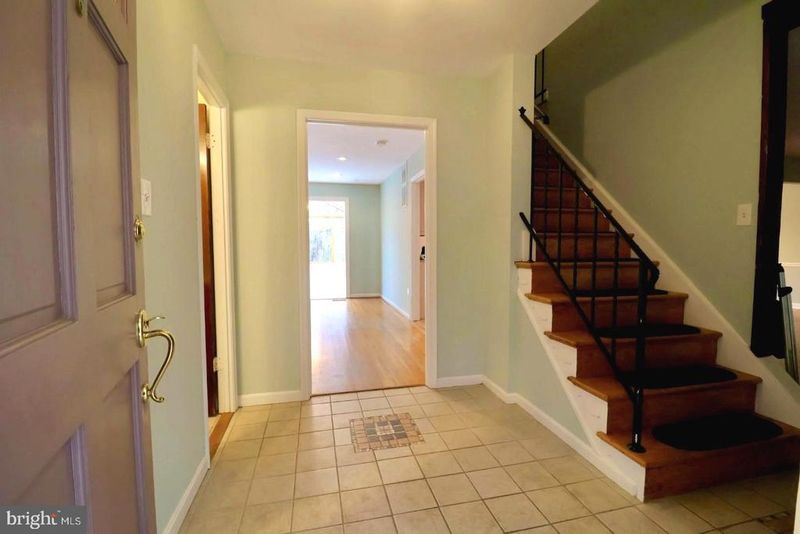11312 Myrtle Ln, Reston, VA 20191