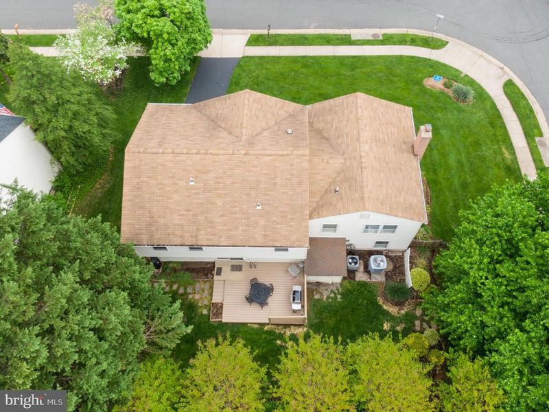 12601 Bayou Dr, Herndon, VA 20170