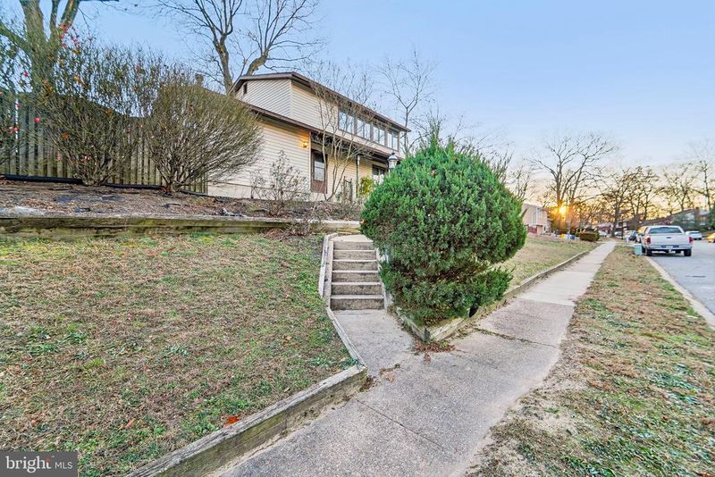 7891 Covington Ave, Glen Burnie, MD 21061