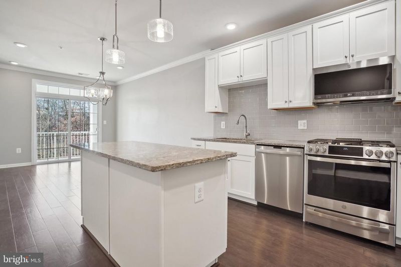 23255 Milltown Knoll Sq #110, Ashburn, VA 20148