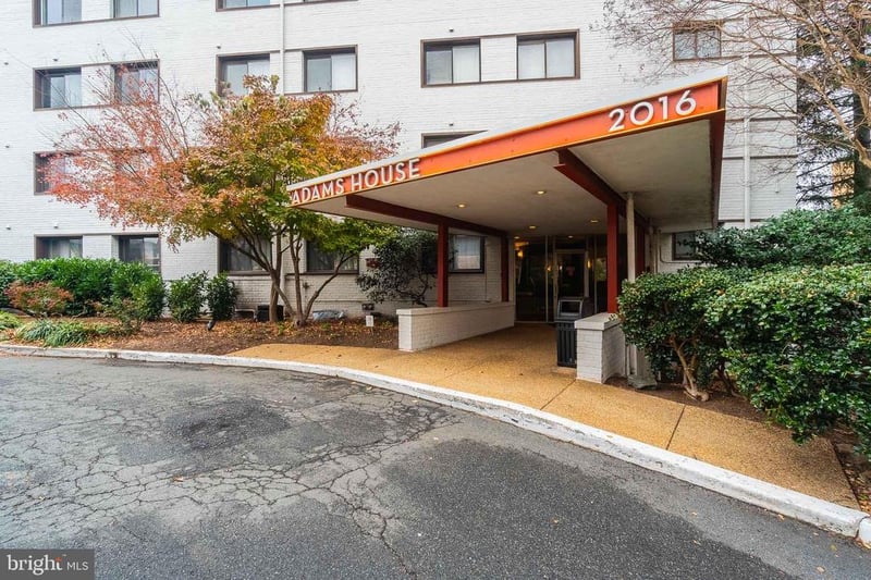 2016 N Adams St #204, Arlington, VA 22201