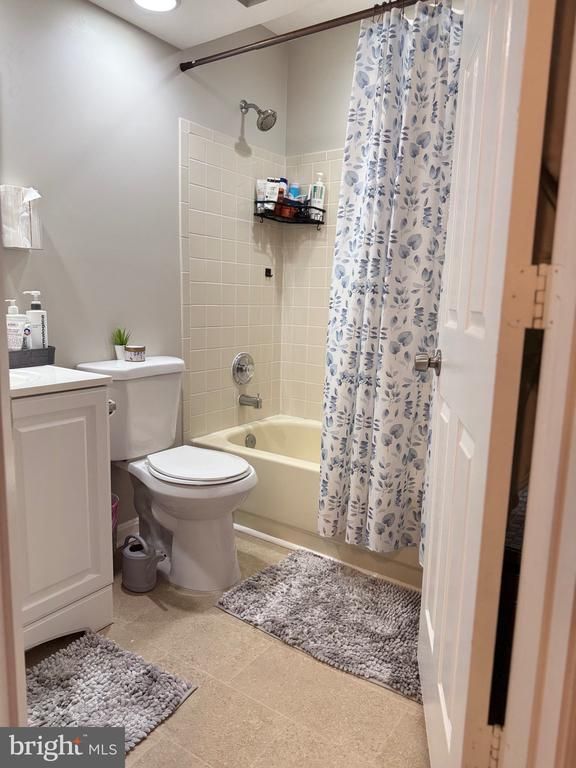 16922 Point Pleasant Ln, Dumfries, VA 22026