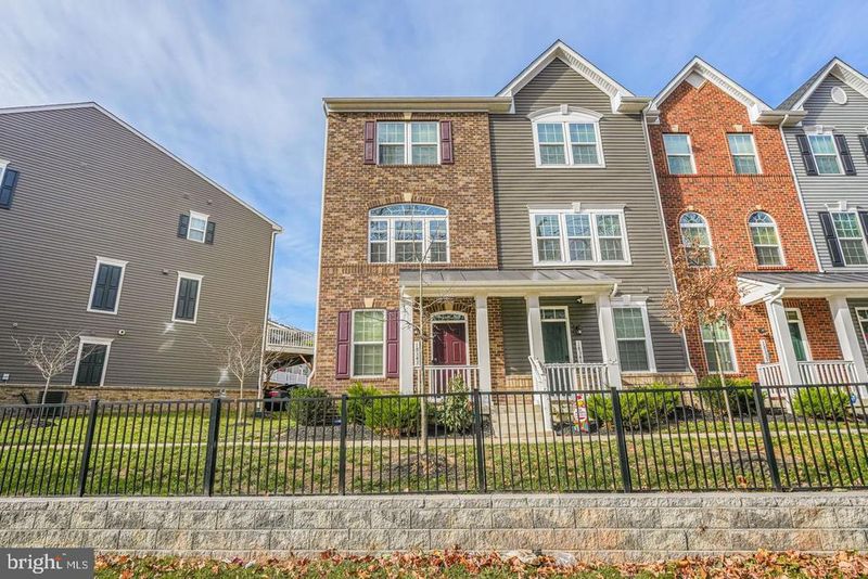 18339 Reaper Hill Ct, Triangle, VA 22172