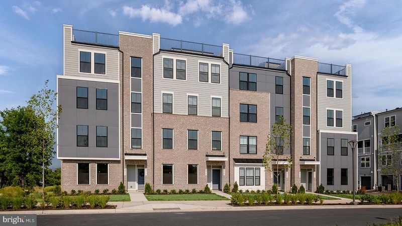 20820 Cloongee Ter, Dulles, VA 20166