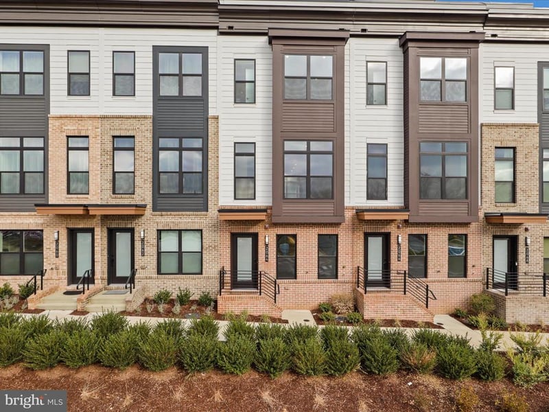 2064 Tysons Ridgeline Rd, Falls Church, VA 22043