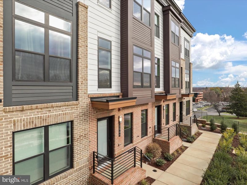 2064 Tysons Ridgeline Rd, Falls Church, VA 22043