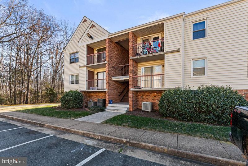 202 Chesterfield Ln #203, Stafford, VA 22554