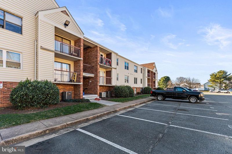 202 Chesterfield Ln #203, Stafford, VA 22554