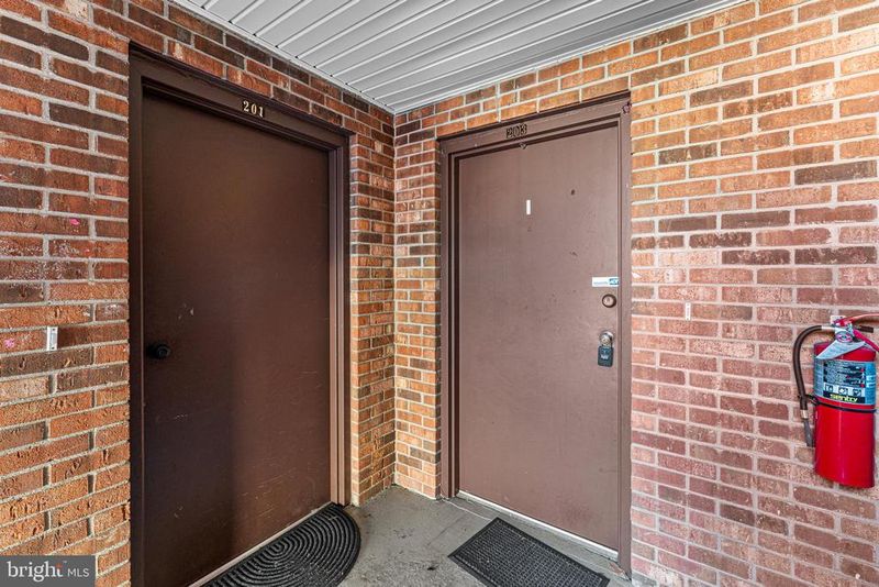 202 Chesterfield Ln #203, Stafford, VA 22554