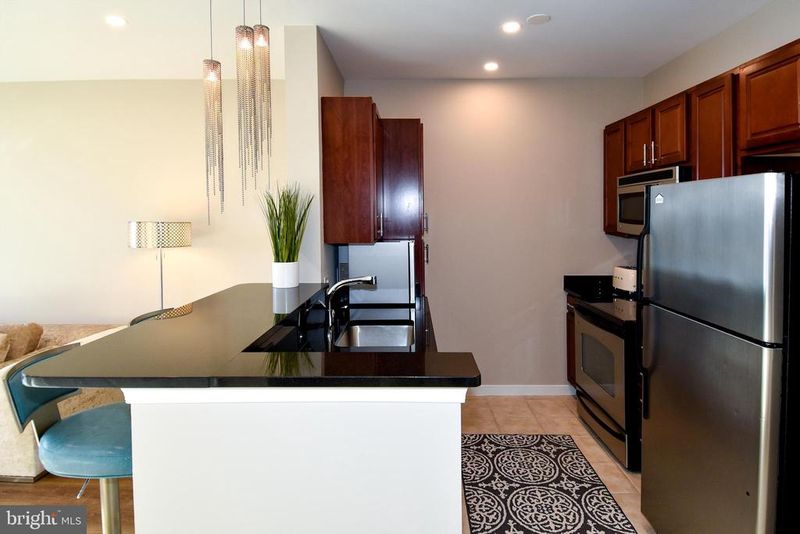 6506 America Blvd #807, Hyattsville, MD 20782