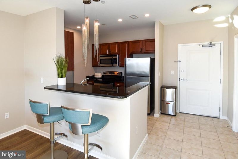 6506 America Blvd #807, Hyattsville, MD 20782