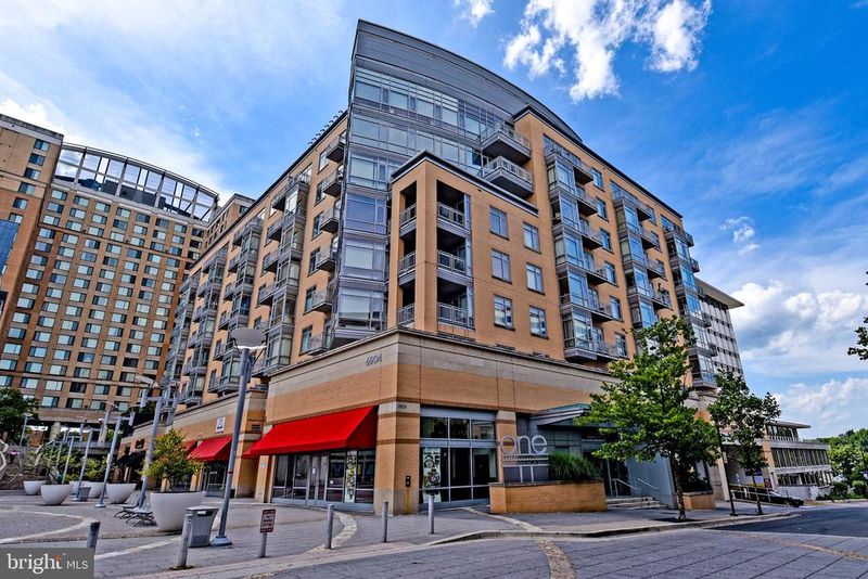 6506 America Blvd #807, Hyattsville, MD 20782