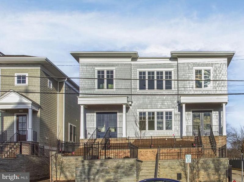 113 Park St NE #A, Vienna, VA 22180
