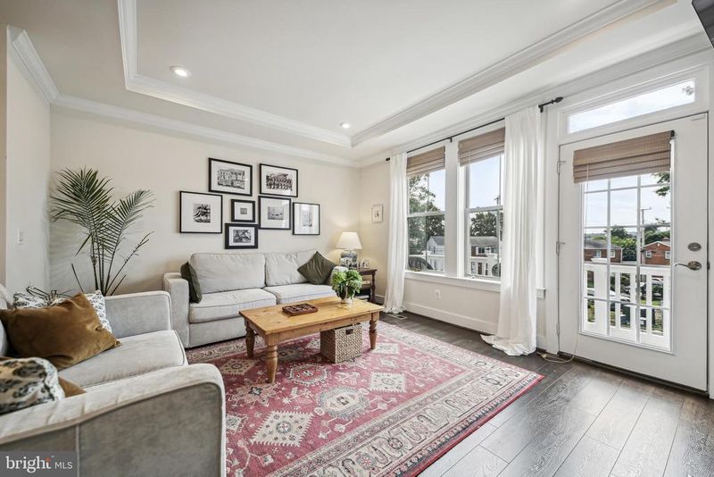 2244 S Glebe Rd, Arlington, VA 22206