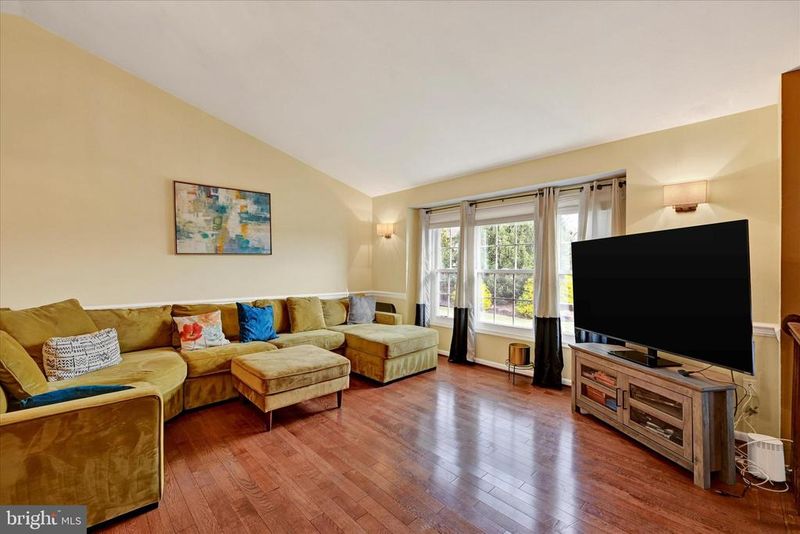 6648 Hunter Rd, Elkridge, MD 21075