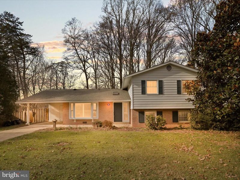 5200 Holden St, Fairfax, VA 22032