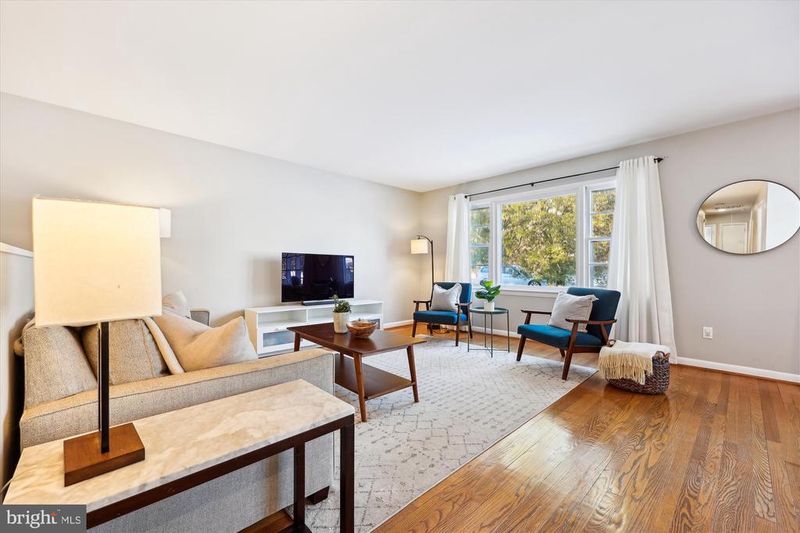 11310 Mapleview Dr, Silver Spring, MD 20902