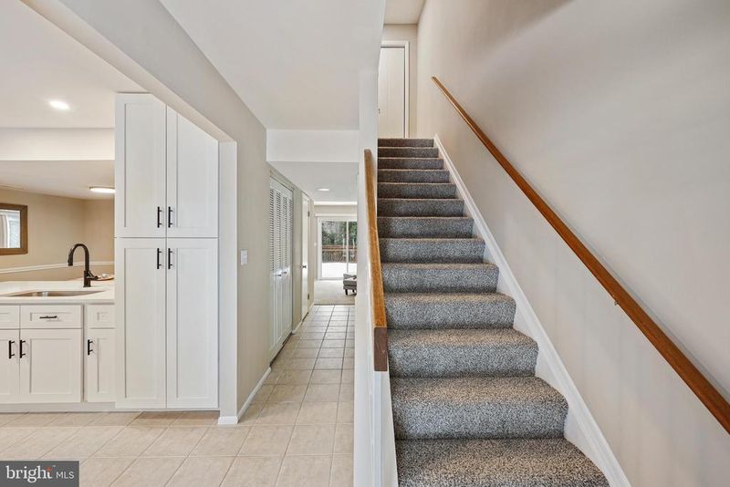 1368 Almond Dr, Annapolis, MD 21409
