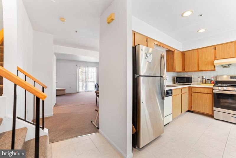 8005 Crabtree Pl, Gaithersburg, MD 20879