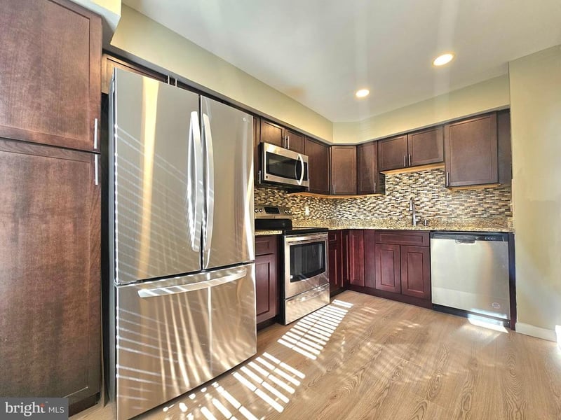 7664 Northern Oaks Ct, Springfield, VA 22153