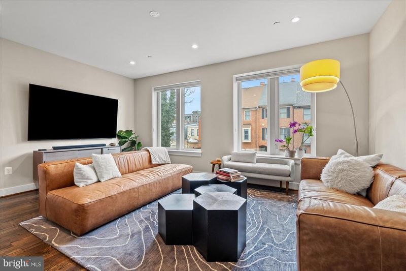 607 Slade Ct, Alexandria, VA 22314