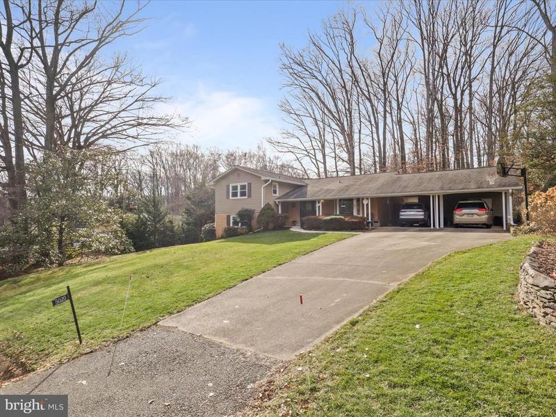 5020 Dodson Dr, Annandale, VA 22003