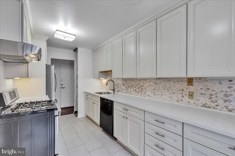 3333 University Blvd W #211, Kensington, MD 20895