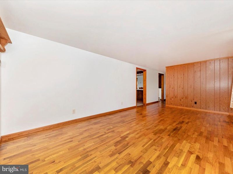 14111 Loy Wolfe Rd, Smithsburg, MD 21783