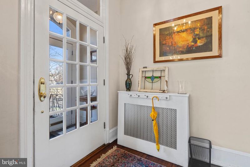 226 4th St NE, Washington, DC 20002