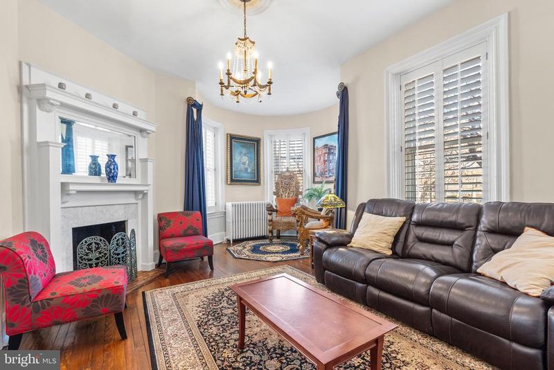 226 4th St NE, Washington, DC 20002