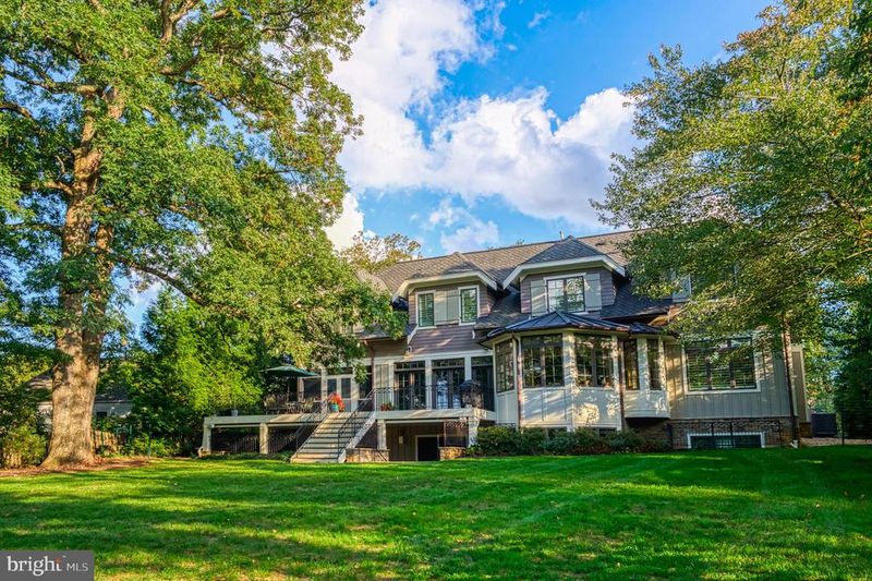 504 Druid Hill Rd NE, Vienna, VA 22180