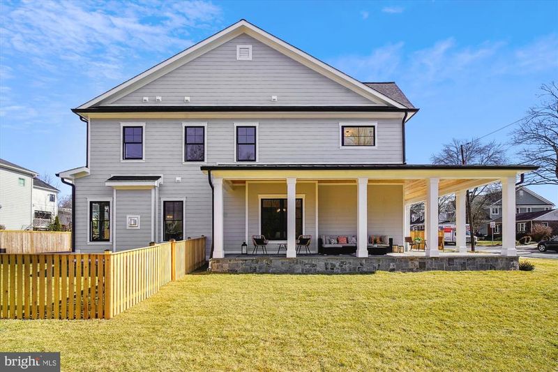 4417 Colchester Dr, Kensington, MD 20895